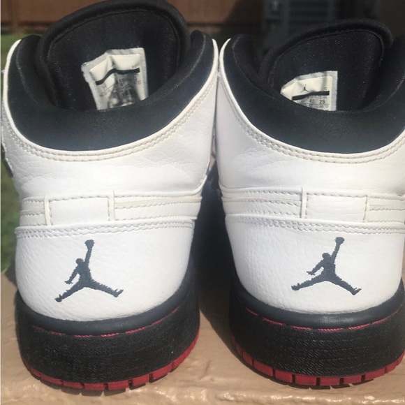 Retro ‘97 ‘He Got Game’ Jordan’s - Picture 3 of 6
